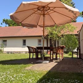 Ferienwohnung Svanur am Islandpferdehof Gut Birkholz, מלון בMünchehofe