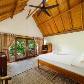Kaia Raya Surf Lodge，Maluk的飯店