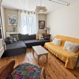 Maison authentique avec cantou 5pers, jardin privé, Hotel in Saint-Illide