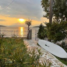 Cottage by the Beach, Evia Island, хотел в Boufalo