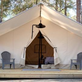 Lake Blackshear Glamping Retreat: Cozy Safari Tent in Cordele, Georgia: Cordele şehrinde bir otel