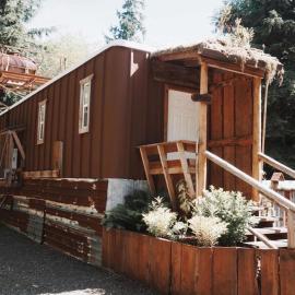 Amazing Safari Tent, Perfect for a Relaxing Escape in Nature near Olympic National Park in Washington, hotel di Forks