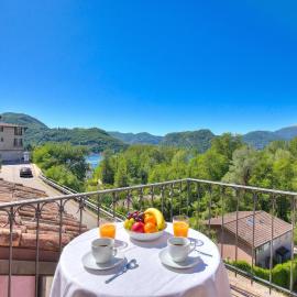 Villa Lake View With Bbq - Happy Rentals, hotel v destinaci Lugano