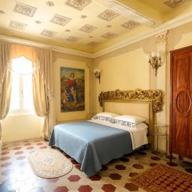 Palazzo Lari Sarzana - Historic Boutique Rooms, hotel in Sarzana