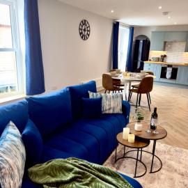 Luxury Holt Duplex with Bath Suite