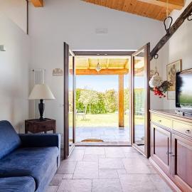 Umbrian olive grove cottage- pool & garden retreat