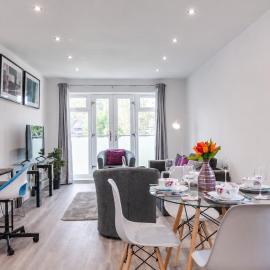 Hatfield Gem - 1 Bed with FREE Parking near Uni, Business Park & City Center, Big savings on Longer Stays, hotel in Hatfield
