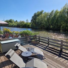 Watercabin in Ooltgensplaat, hotel in Ooltgensplaat