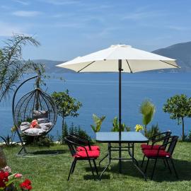 Sebi's Chalet with Sea View, hotel di Vlore