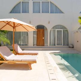 3BR Pool Villa Bingin w Ocean View Rooftop - Sole, hotel u gradu 'Badung'