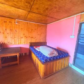 Pemazang Homestay、Sombāriのホテル