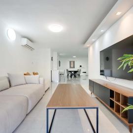 Spacious Luxury Beach Getaway by Torohome, hotel a Ashdod