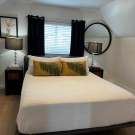 Niagara Escape Loft, מלון בסנט קתרינס
