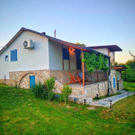 Kuća za odmor Veles، فندق في Orahovica