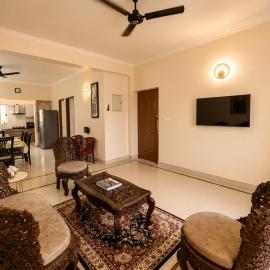 Agra Manor by RedOlive10min Taj Mahal 3BHK, hotel in Agra