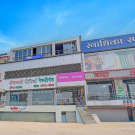 Via Kamal Stay Inn, hotel en Alandi