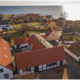 Cozy Apartment In Old Farm, hotel in Svaneke