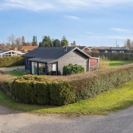 House With A Beautiful View Of The Sea And Bogø, hotel sa Stubbekøbing