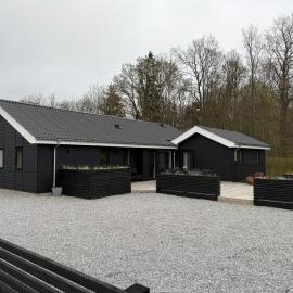 Modern Summer House In Pøt With Spa Sauna، فندق في Sønderby