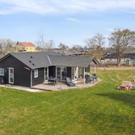 8-Person Holidayhome Close To Childfriendly Beach
