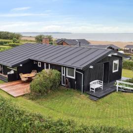 Lovely Summerhouse By Skaastrup Strand W Sea View, hotell i Bogense