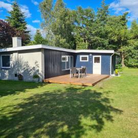 Cozy Summer House Near Beach And Nature, hotel v destinácii Bøtø By