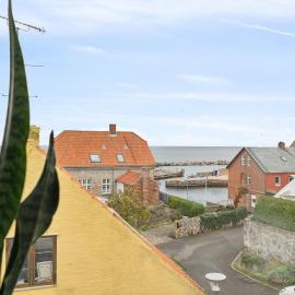Harborside Apartment With Terrace Bike Shed
