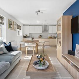 Virginia Water - 2 Bed & Parking - By Tempstay, hotelli kohteessa Englefield Green