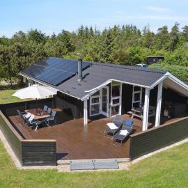 Cozy Summer House Near Hals, hotel Halsban