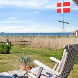 Cozy Summer House In Føns With Sea View, hotel em Nørre Åby