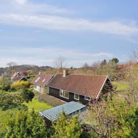 Idyllic Holiday Home Near Cliffs And Beach