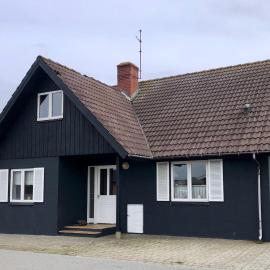 Charming Cottage In Town Near The Beach, hotel a Thyborøn