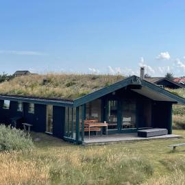 70S Charm Just 300 M From The Beach