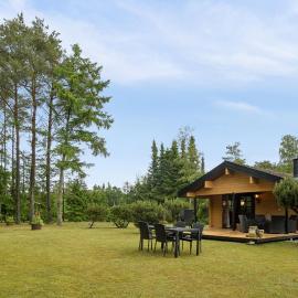 Peaceful Holiday Home Close To Nature – hotel w mieście Glesborg
