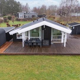 Cozy Holiday Home On Orø, hotel em Orø