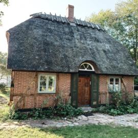 Historic Holiday Idyll Close To The Water, hotel a Fåborg