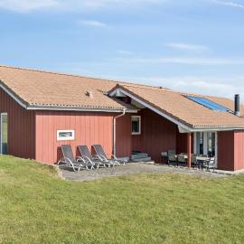 Sea View Spa And Space For The Whole Family, hotel di Augustenborg