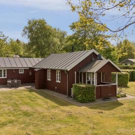 Charming Holiday Home Near The Limfjord, hotell i Roslev