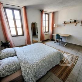 Appartement spacieux - Coeur de Grasse, ξενοδοχείο στο Γκρας