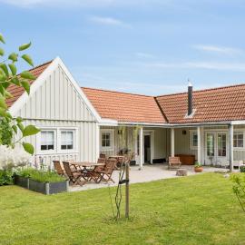 Renovated Summer House In Vejby Tisvilde