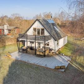 Peaceful Holiday Home Near Beach And Nature