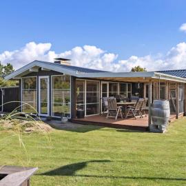 Close To The Beach With Outdoor Spa, hotel em Slagelse