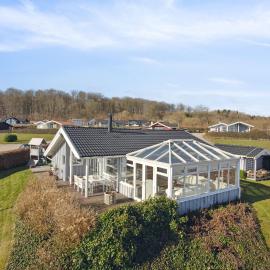 Lovely Summer House With Sea View, hotell sihtkohas Sjølund