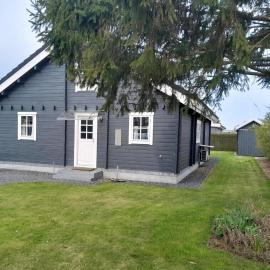 Cozy Log Cabin Near Beach And Forest, hotel v destinácii Strøby