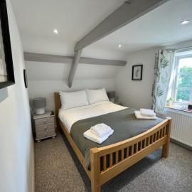 Swan House Tea Room and Bed & Breakfast, Hotel in Lydney