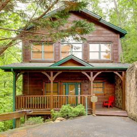 Hot Tub & Game Room! Resort Cabin 4 Mi to GSMNP