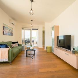BLIK Sea view family apartment, hotel a Murter