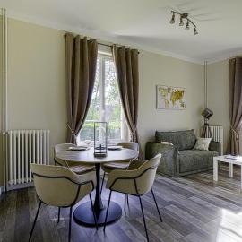 Coeur de Falaise 1 - T2 centre-ville, parking, borne de recharge, hotel u gradu Falez