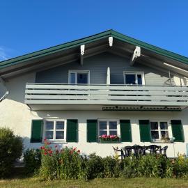 Haus Chiemseeblick, hotel v destinácii Grabenstätt