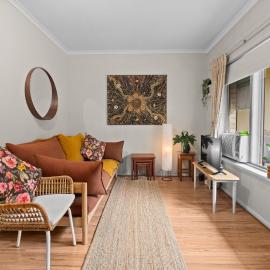 Courtyard 2 Bed Apartment Mile End، فندق في Keswick